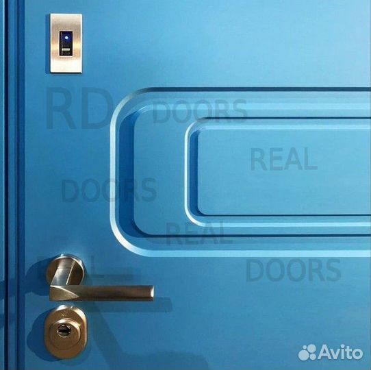 Входная дверь с электронным замком в квартиру