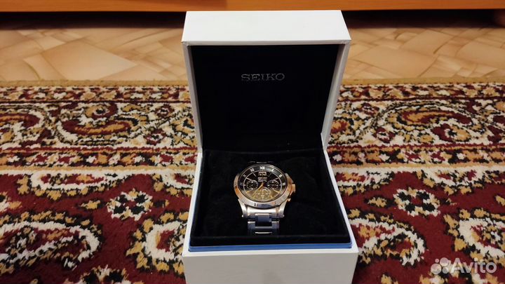 Продам часы хронограф Seiko