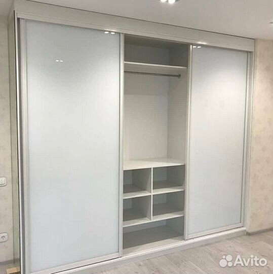 Шкаф в прихожую