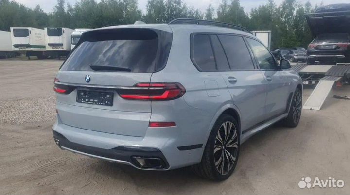 BMW X7 3.0 AT, 2024, 9 000 км