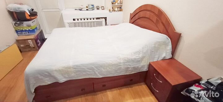 Кровать с матрасом 160х200