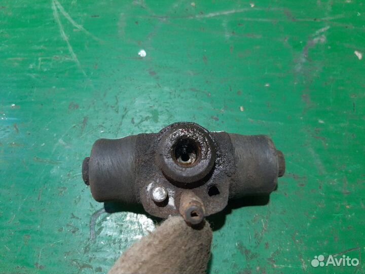 Цилиндр тормозной рабочий задний правый Skoda