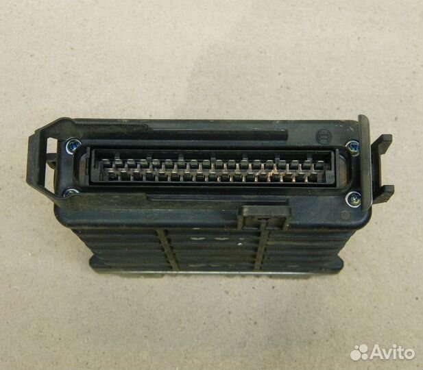 Блок управления двс Audi 100 C3