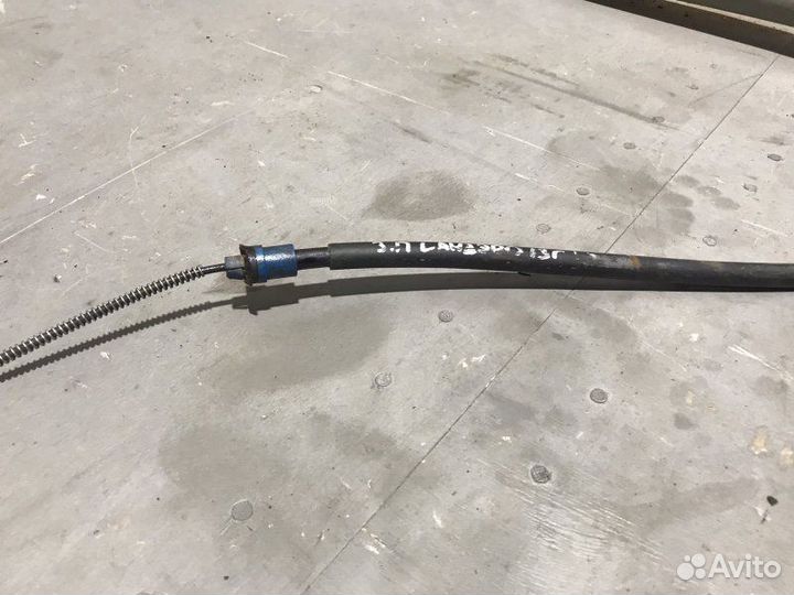 Трос стояночного тормоза правый Renault Sandero