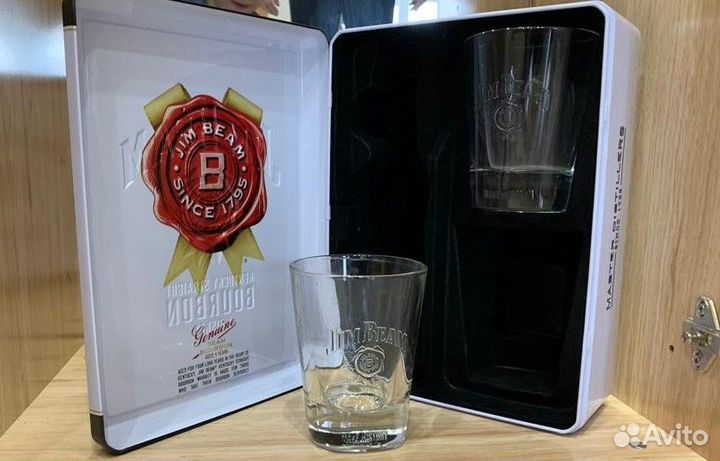 Коробка подарочная с двумя стаканами