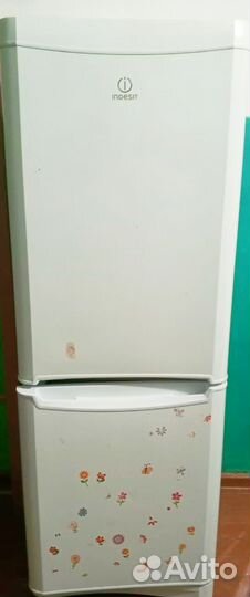 Холодильник indesit