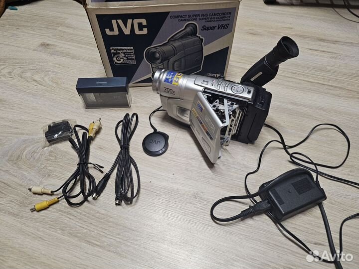 Видеокамера JVC кассетная