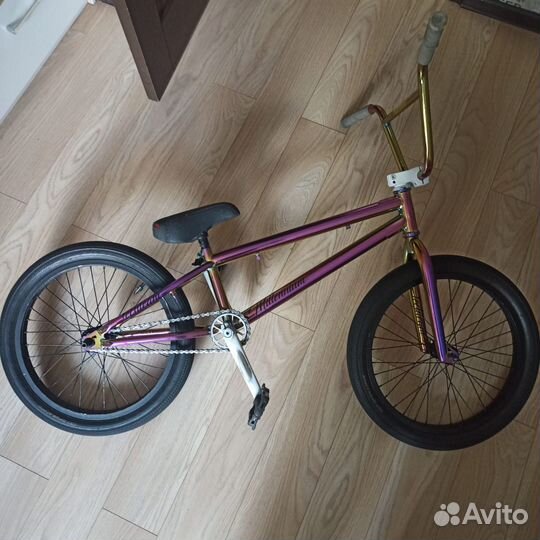 Трюковой велосипед BMX