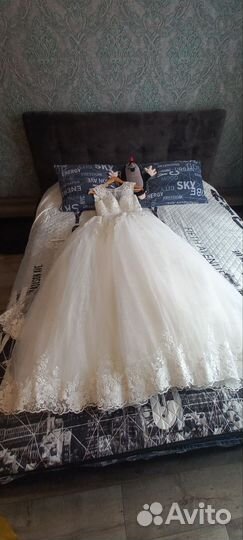 Свадебное платье
