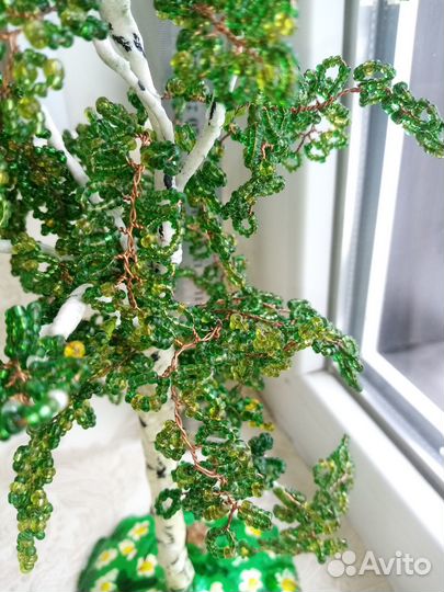 Бисерный водопад и деревья