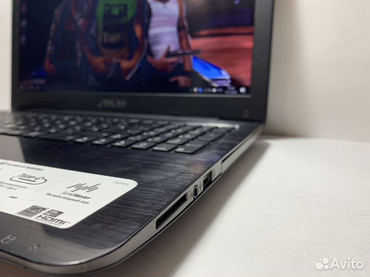 Игровой ноутбук Asus i3/6gb/2видеокарты/FullHD