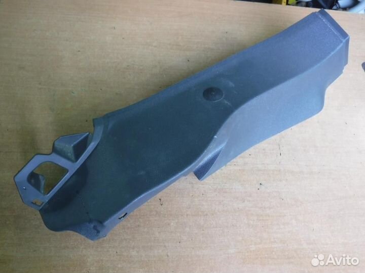 Обшивка стойки Ford Kuga