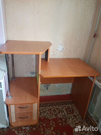 Компьютерный стол