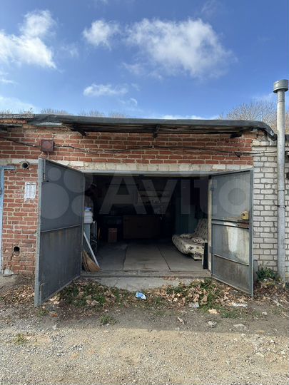 Гараж, > 30 м²