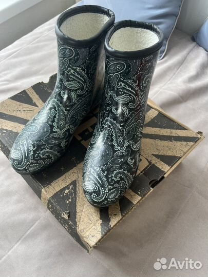 Резиновые сапоги