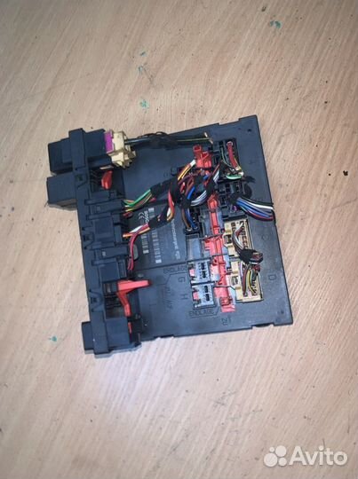 VAG Блок электронный VW touran (2003-2010)