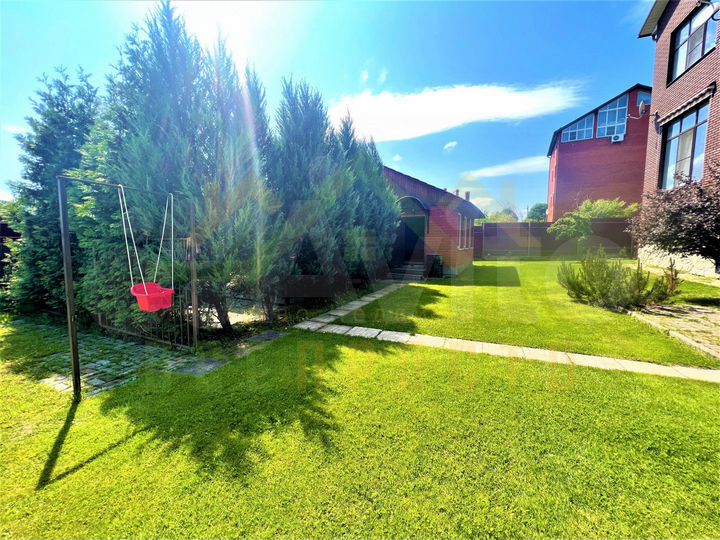 Дом 506 м² на участке 10 сот.