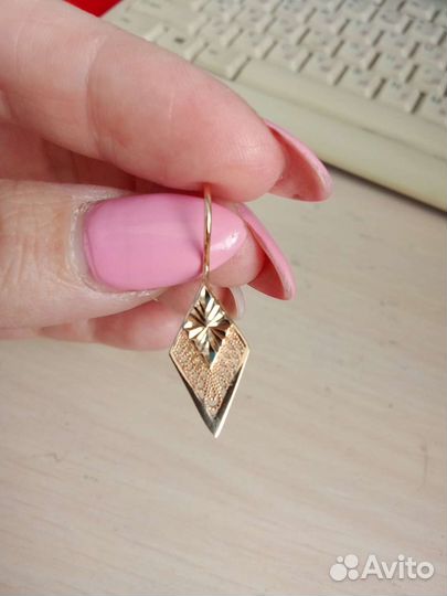 Золотые серьги