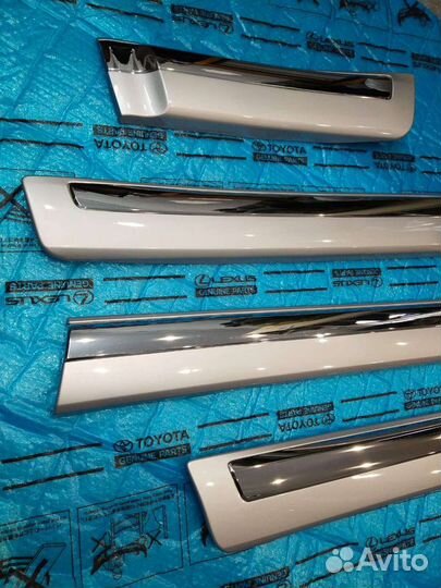 Молдинги дверей Ленд Крузер 200 серебро 2012-2015