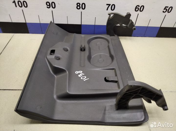 Крышка (дверца) бардачка Focus II 2005-2008