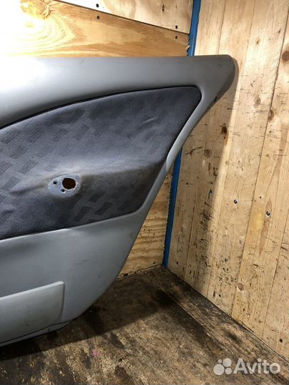 Обшивка задней правой двери Skoda Octavia Tour