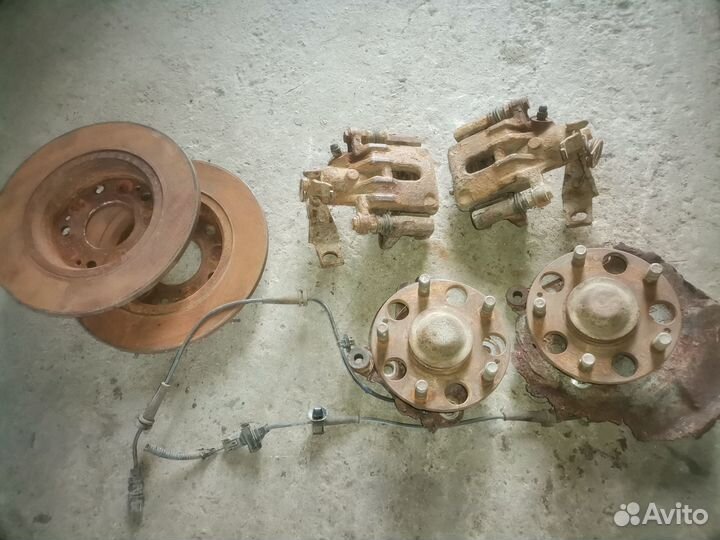 Honda Civic 8 5D задний диск и ступица