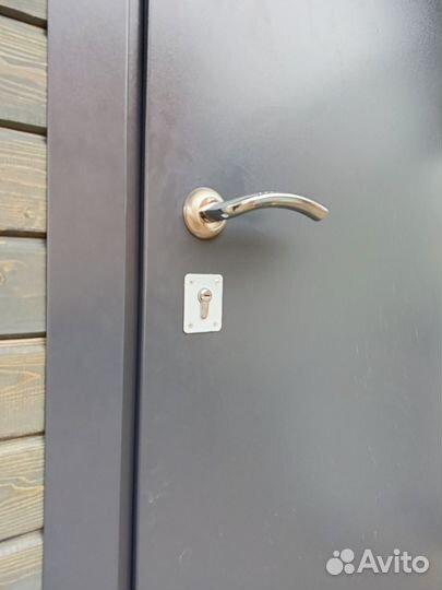 Металлическая дверь бу