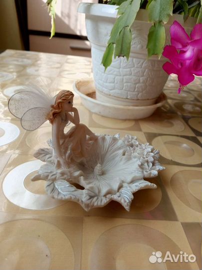 Статуэтка ангел