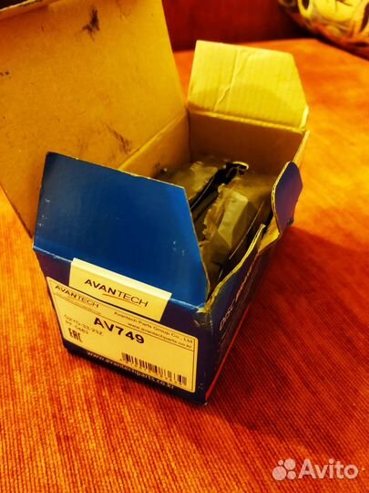 Тормозные колодки перед Avantech AV749