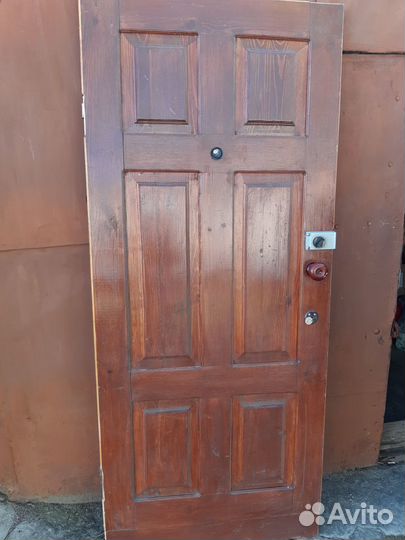 Продам входную дверь