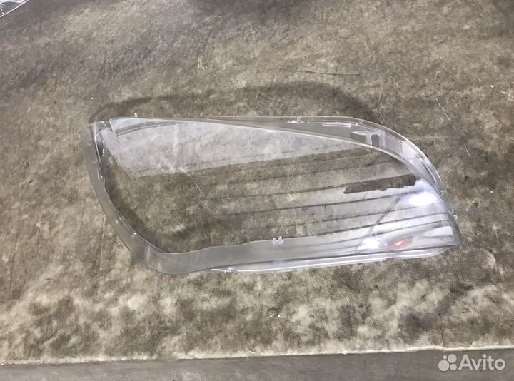 Стекло правой фары BMW X1 E84