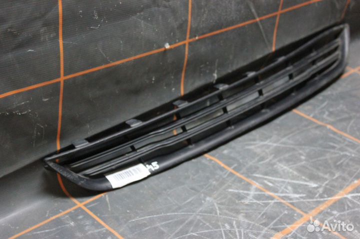 Решетка бампера - Ford Fiesta 6