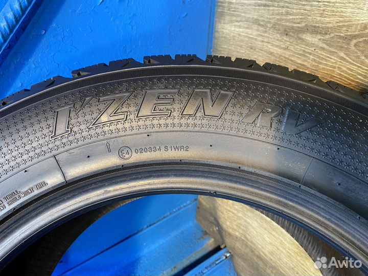 Kumho I'Zen RV KC15 255/55 R18