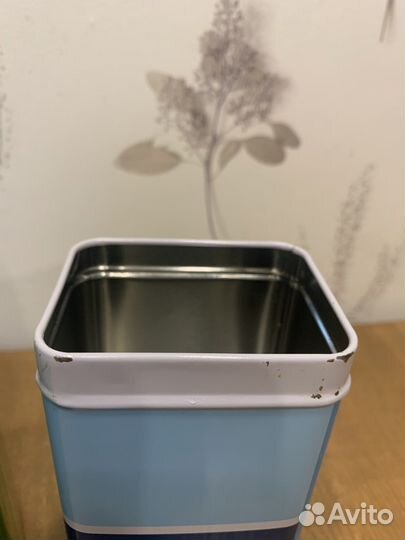 Две Жестяные банки для сыпучих продуктов Икея