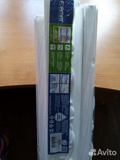 Потолочный плинтус