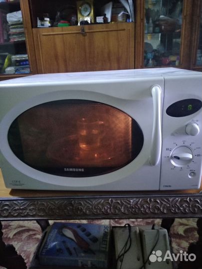 Свч Samsung CE287GNR с грилем,много програм