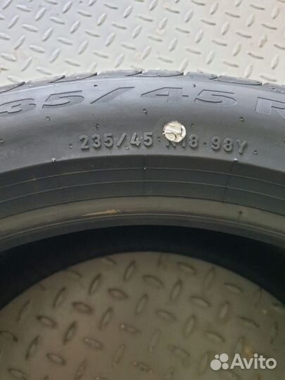 Pirelli Powergy 235/45 R18 98Y