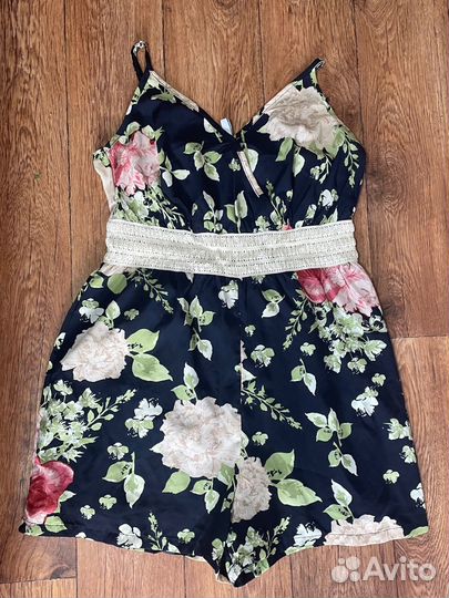 Короткий комбинезон