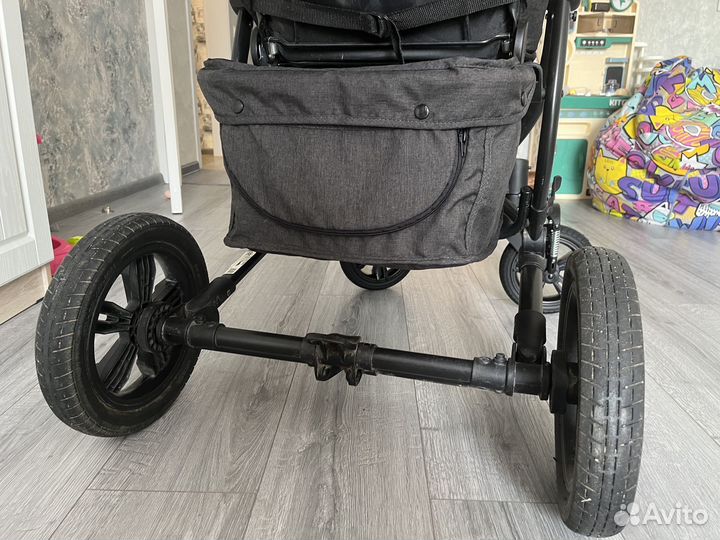 Коляска прогулочная
