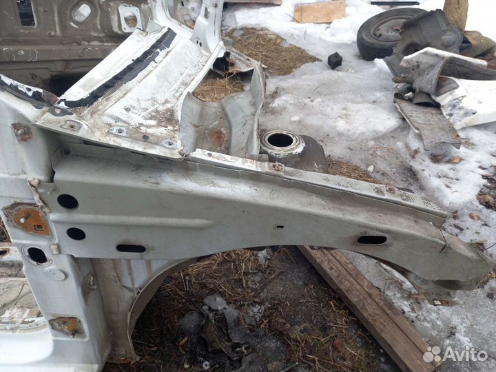 Порог правый с полкой крыла Renault Logan 1