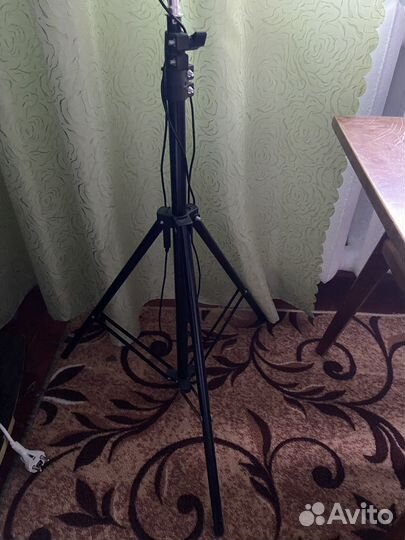 Кольцевая лампа со штативом