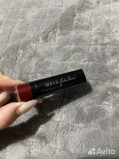 Помада Bourjois rouge fabuleux красная