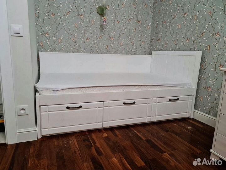 Детская кровать из массива