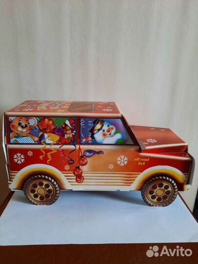 Коробка подарочная новогодняя