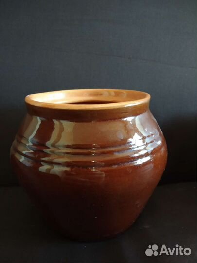 Глиняный горшок