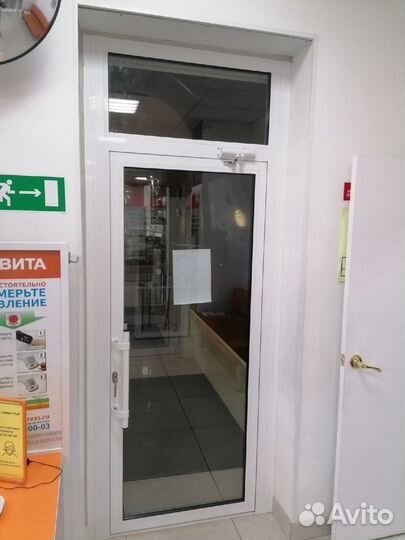 Дверь алюминиевая со стеклом