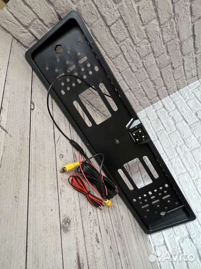 Рамка для номера с камерой заднего вида