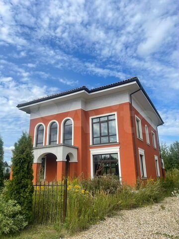 Дом 296 м² на участке 10 сот.