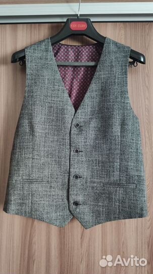 Костюм тройка