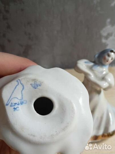 Фарфоровые статуэтки 